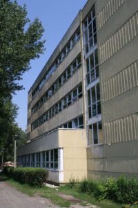Balassagyarmat, Madách Imre Kollégium – IQ-Therm nyílászáró-referencia