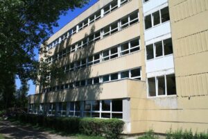 Balassagyarmat, Madách Imre Kollégium – IQ-Therm nyílászáró-referencia