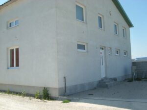 Családi házak, épületek nyílászárói – IQ-Therm nyílászáró-referencia