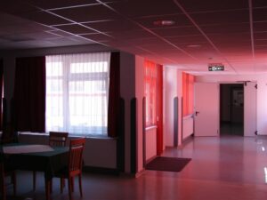 Esztergom-kertváros, Öregek otthona – IQ-Therm nyílászáró-referencia